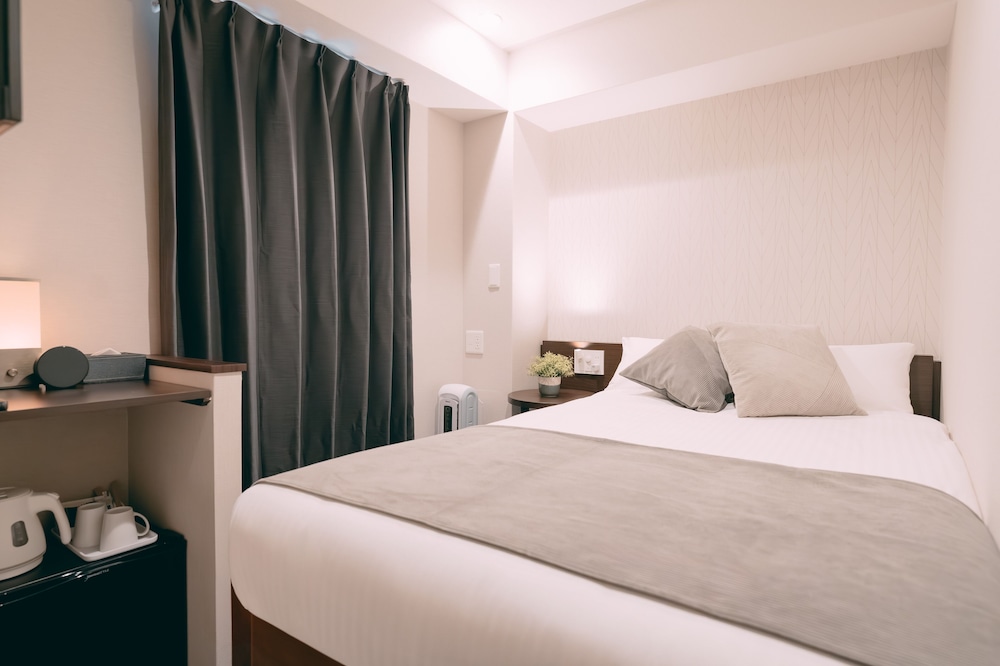 R Hotel Honmachi 4/17