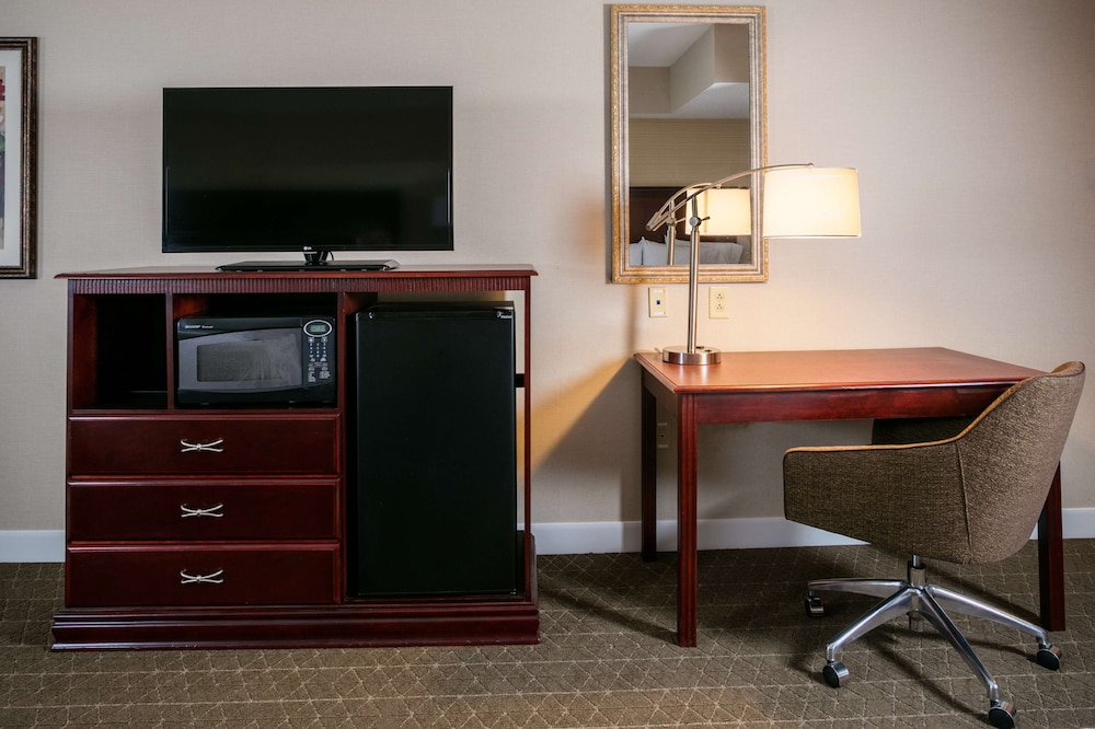 Hampton Inn & Suites Toledo-Perrysburg 41/50