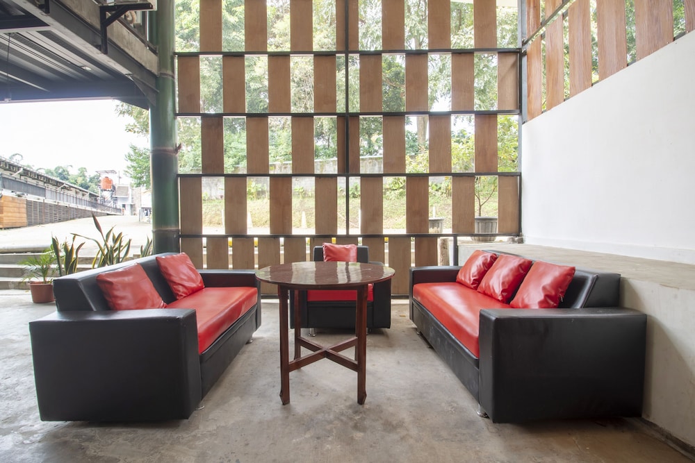 OYO 3283 Bwalk Hotel 27/40