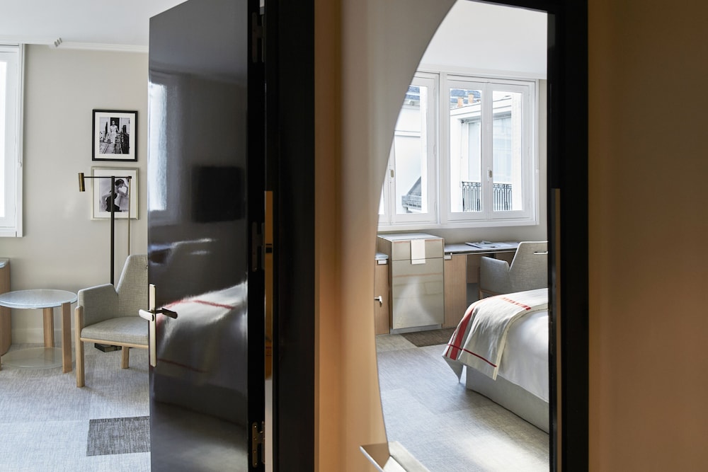 オテル プラザ アテネ(Hotel Plaza Athenee) 写真2