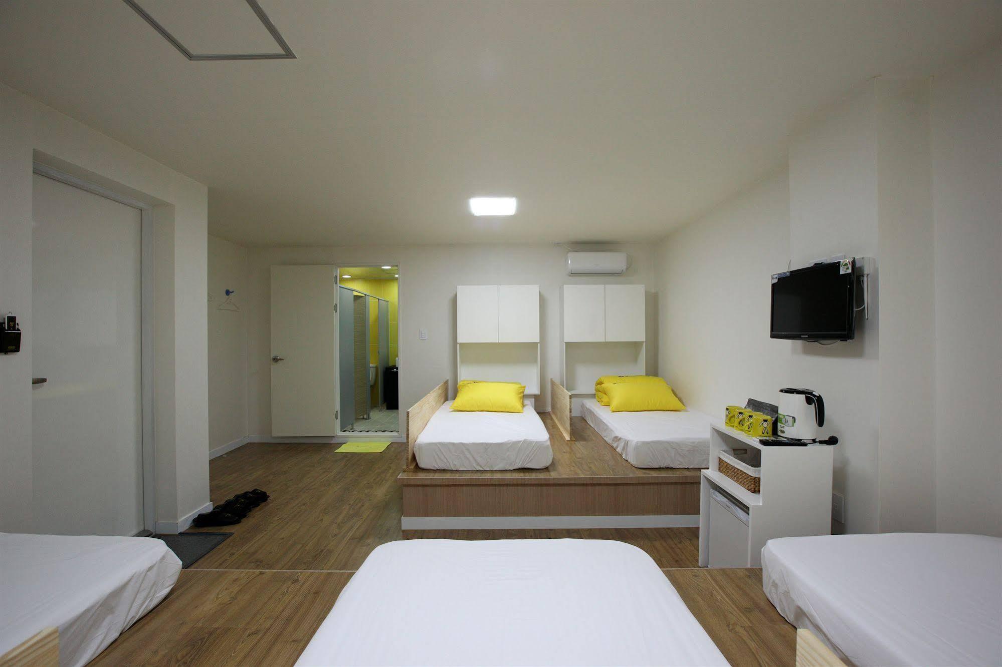 123 Hostel 34/53