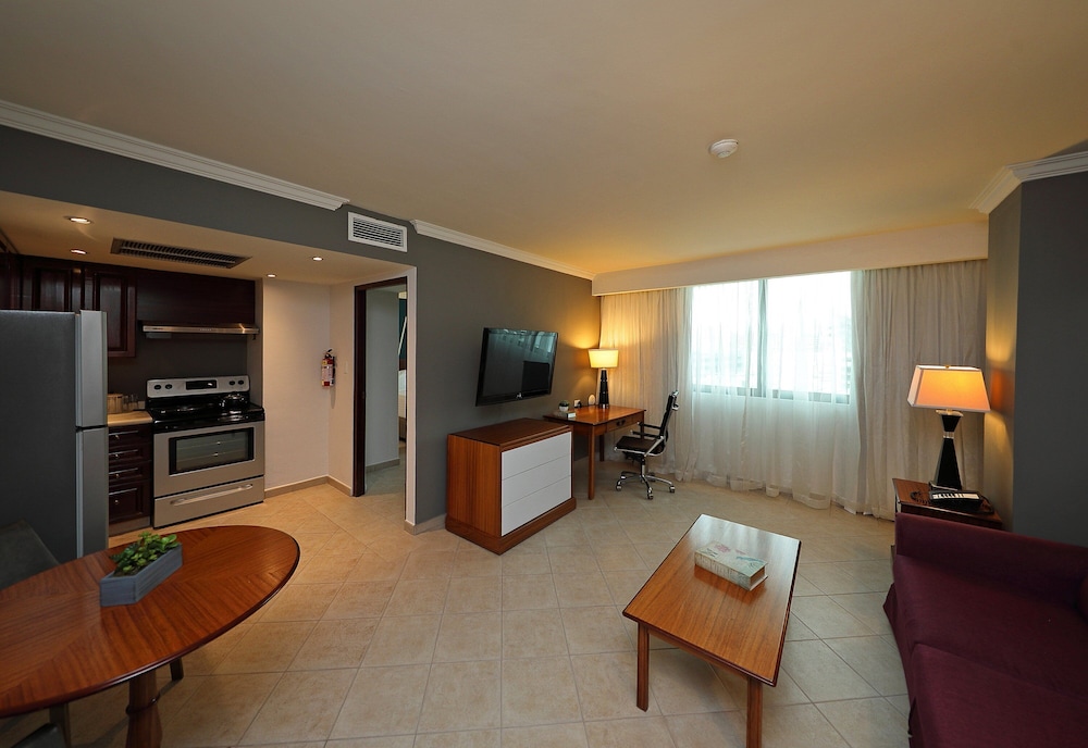 Crowne Plaza Panama 54/80
