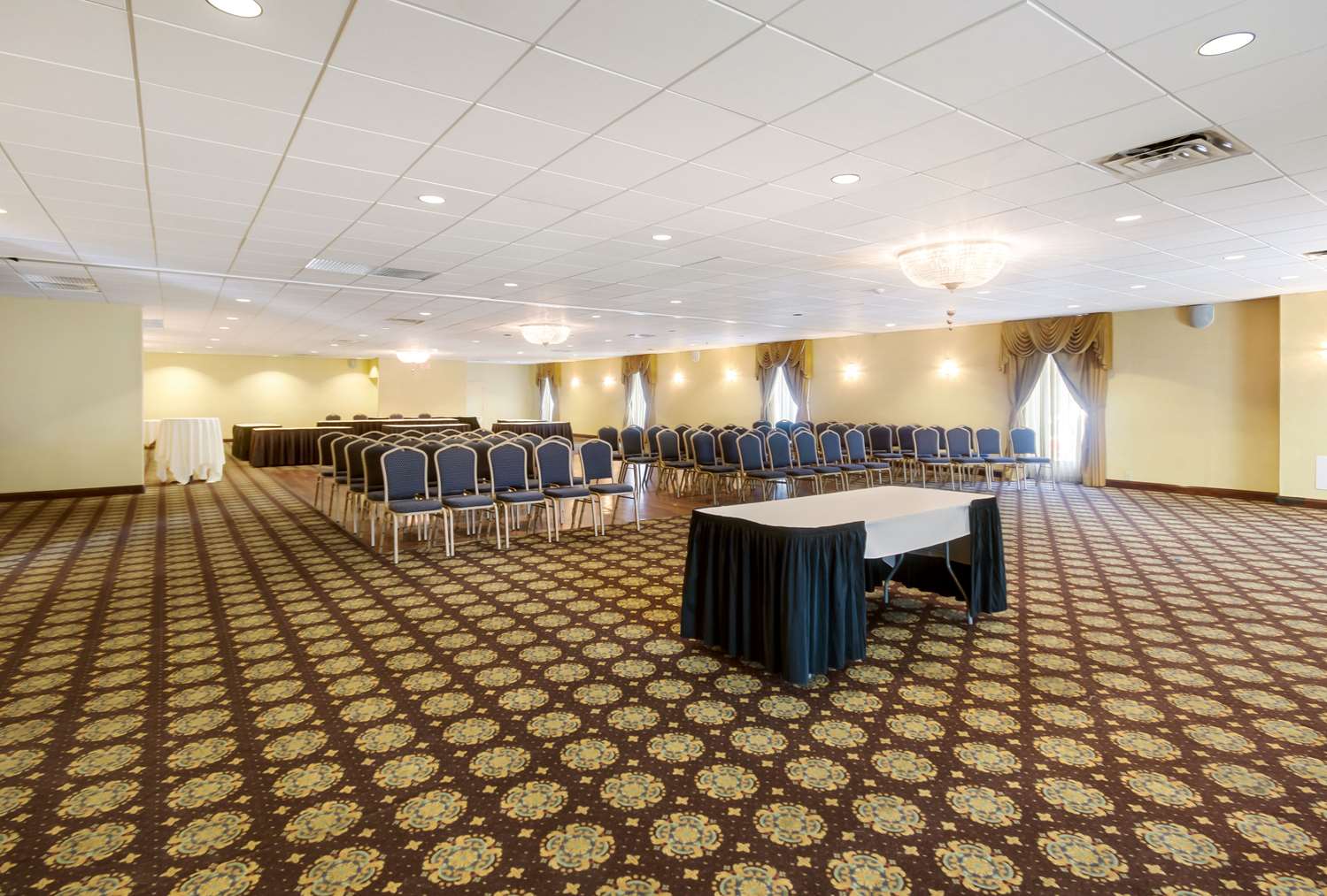 Exton Hotel And Conference Center 13/39