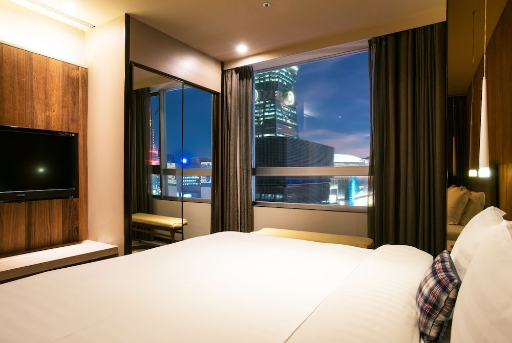 Home Hotel Xin Yi Branch 23/65