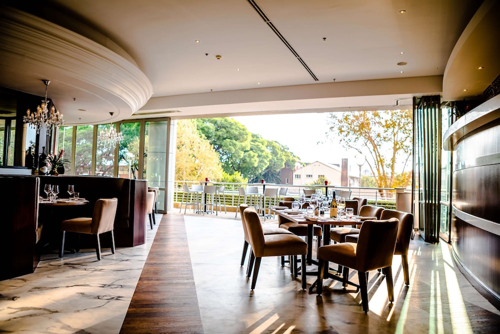 Southern Sun Rosebank 33/50