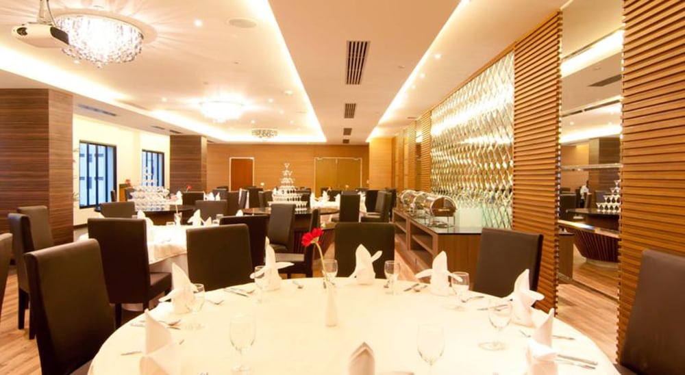 Grand Lord (Boutique) Hotel 50/59