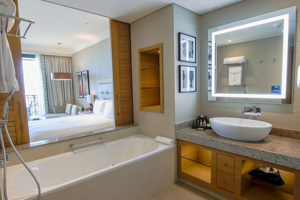 HILTON CABO VERDE SAL RESORT 48/81