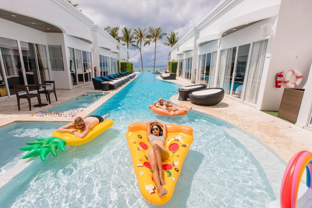 The Privilege Hotel Ezra Beach Club 30/50