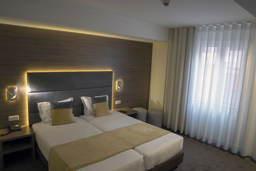 GRANDE HOTEL DA POVOA 8/28