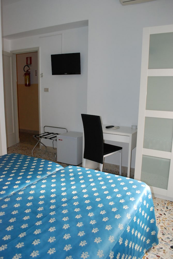 Maniel Beach Hotel 18/43