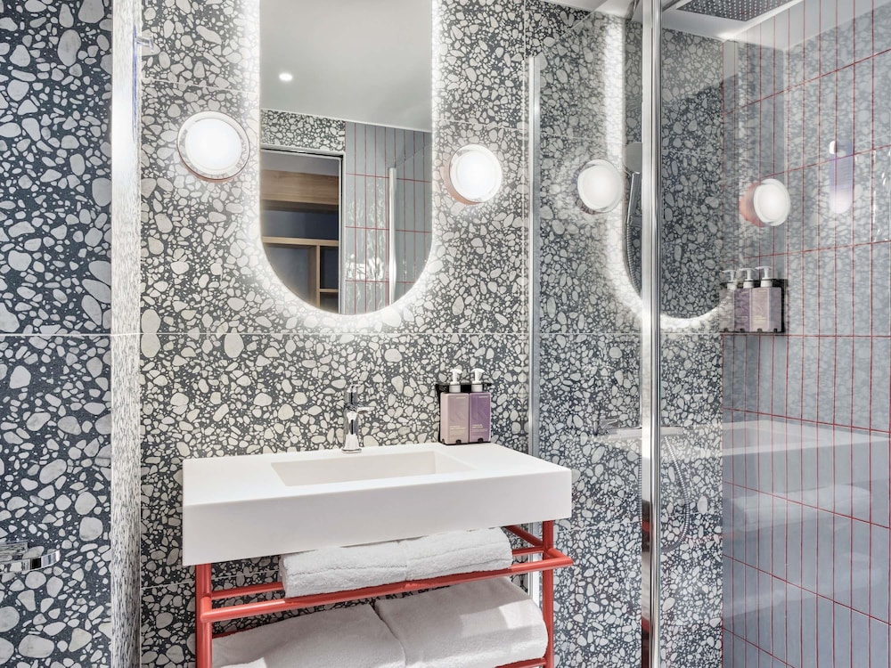 TRIBE Paris Pantin 50/50