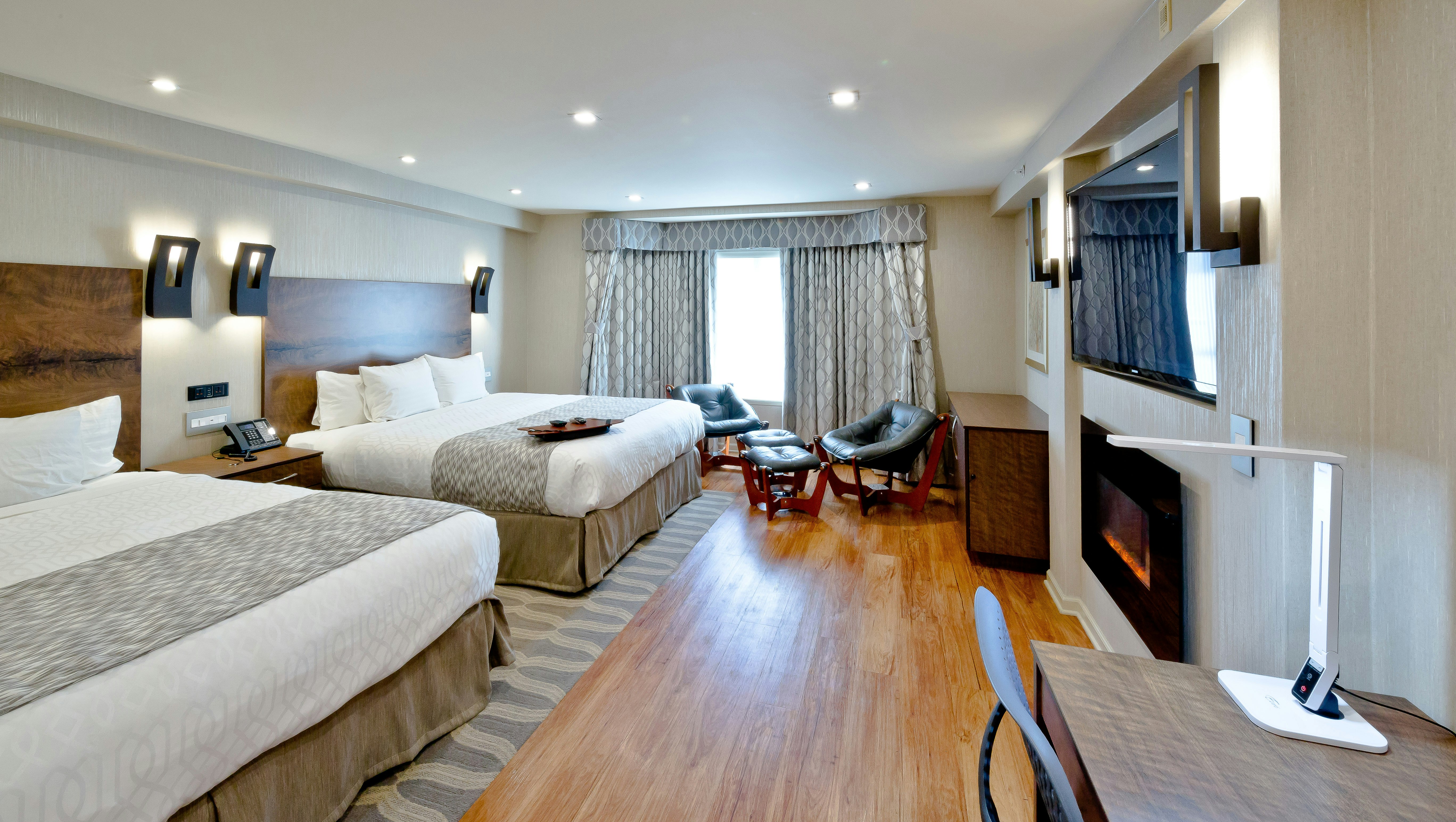 Hotel Strata 8/23