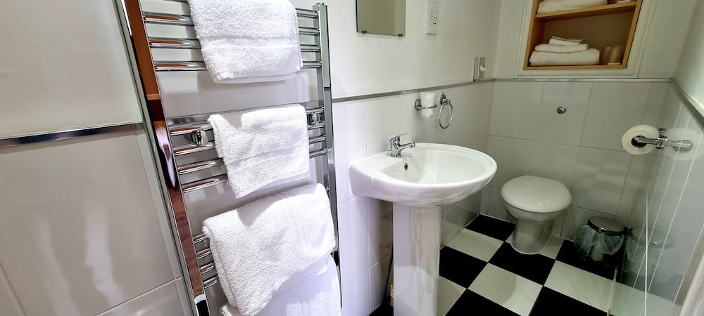 Gleniffer Hotel 23/24