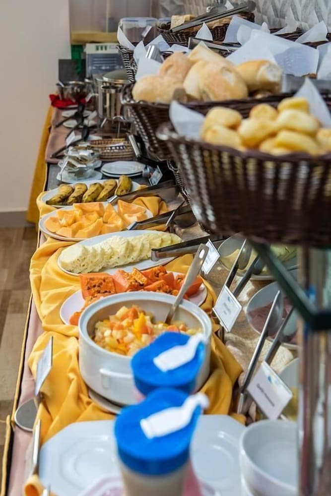 Tambau Beach Hotel 6/23