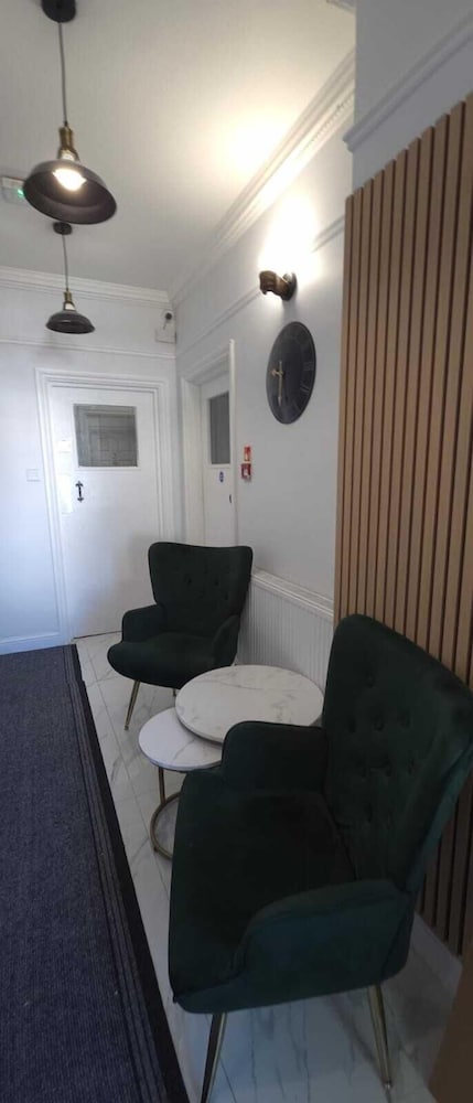 Golders Park Hotel 42/65