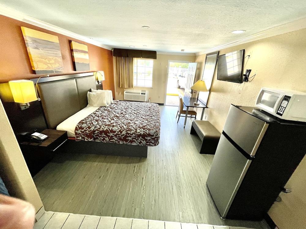 Luxury Inn & Suites Liberty 30/65