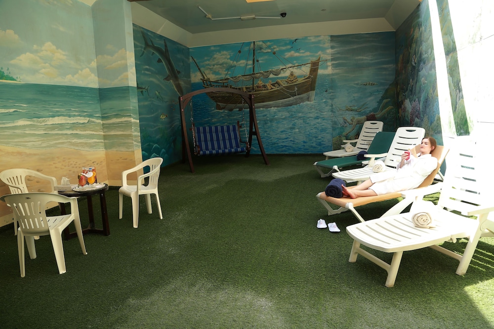 swimming pool spa