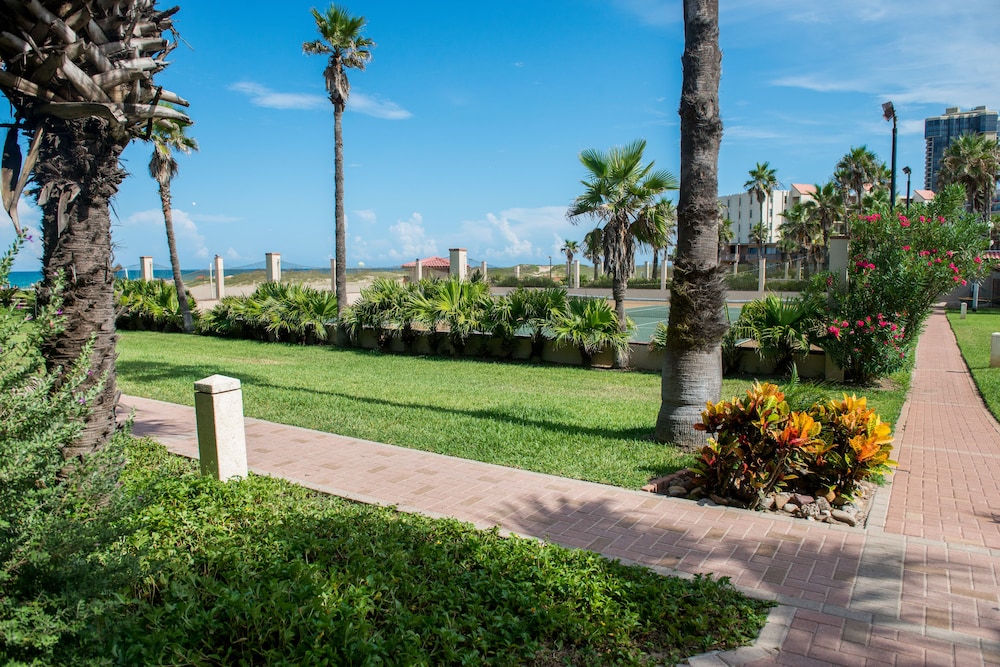 ISLA GRAND BEACH RESORT 41/50