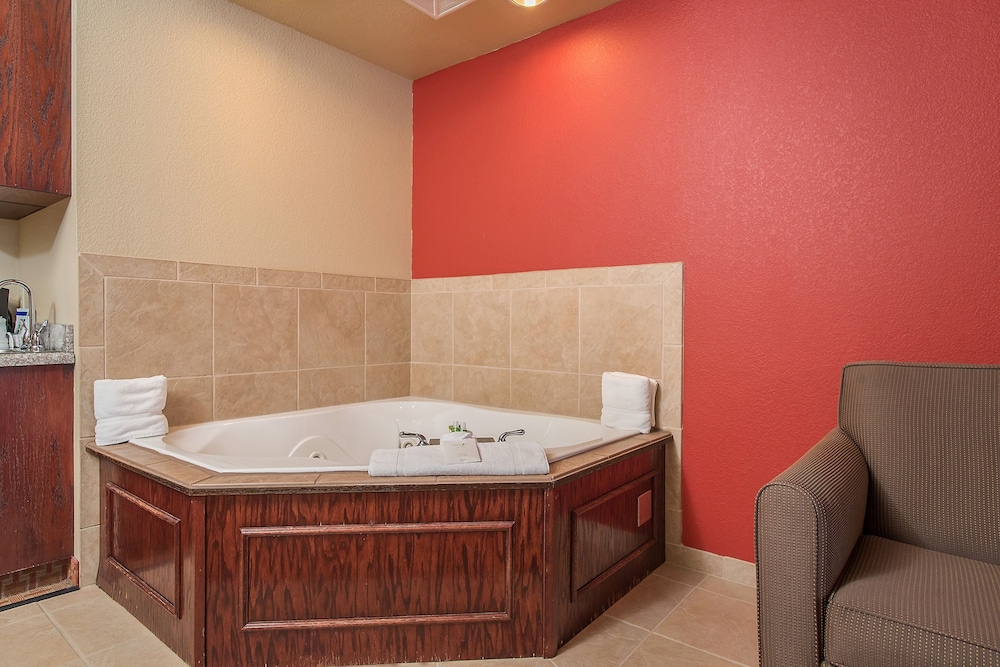 Baymont Inn & Suites By Wyndham Sturgis 8/35