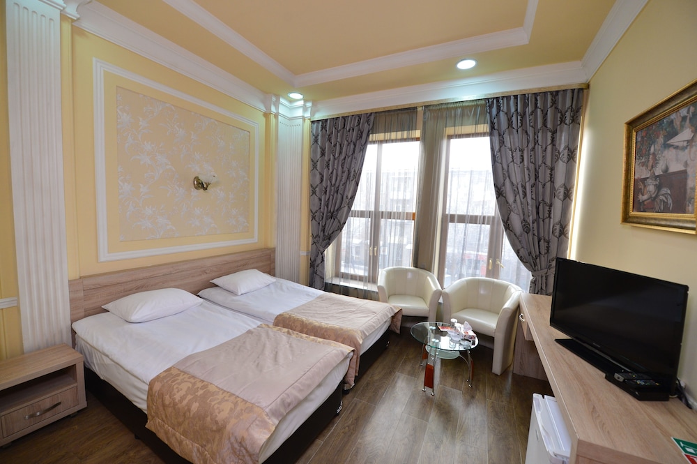 YEREVAN DELUXE HOTEL 23/61