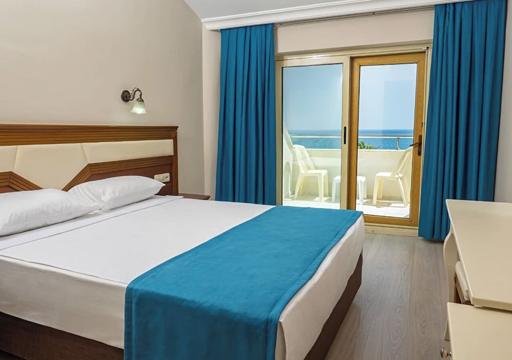 Valeri Beach Hotel 13/50