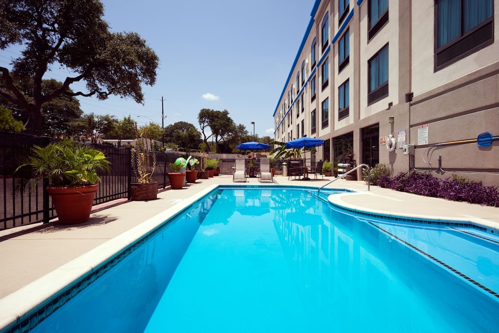 Holiday Inn Express Austin North Central 3/65