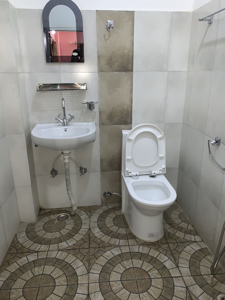 Mount Blue Tourist Hostel 23/23