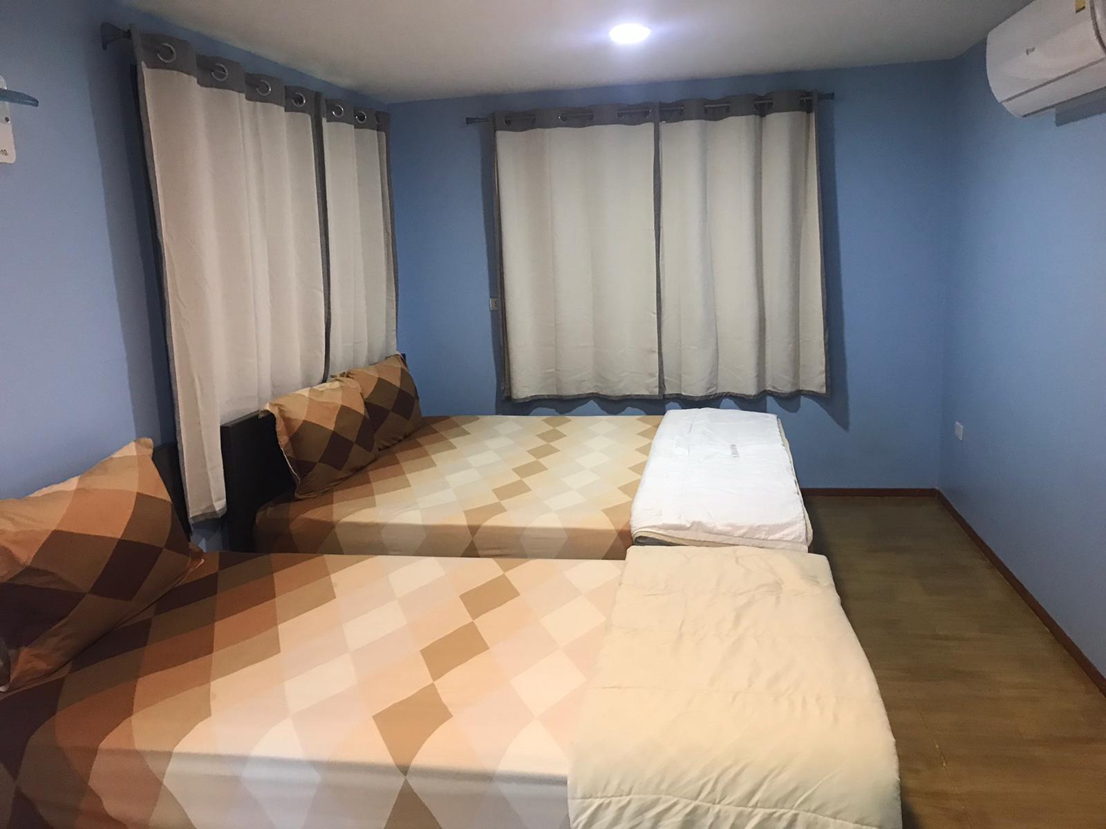 Room, Triple