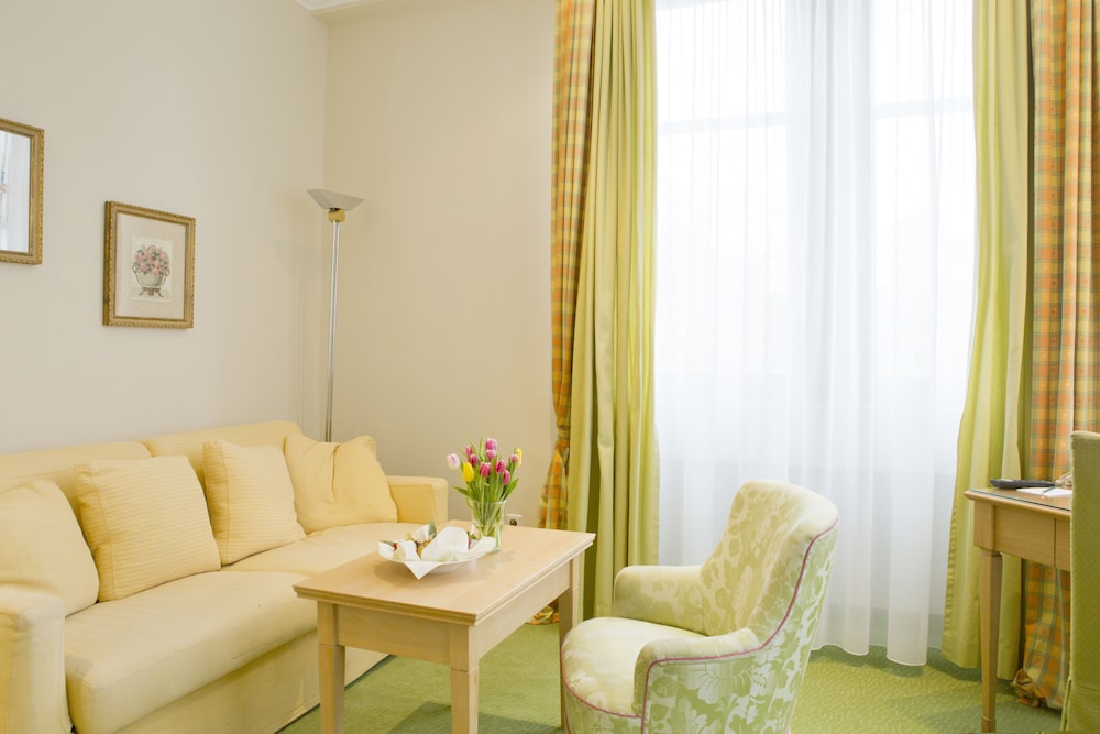 Central Kaiserhof Hotel 47/69