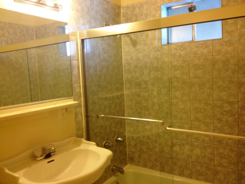 Motel6 Las Vegas, NV - Downtown Fremont St Experience 30/31
