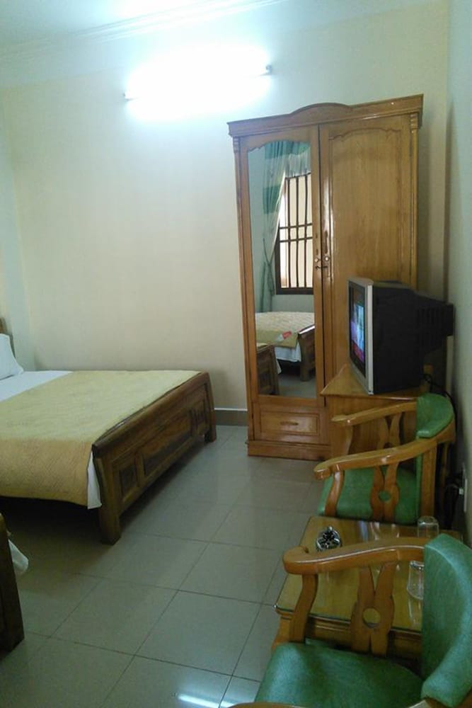Hoang Ngoc Hotel 12/23