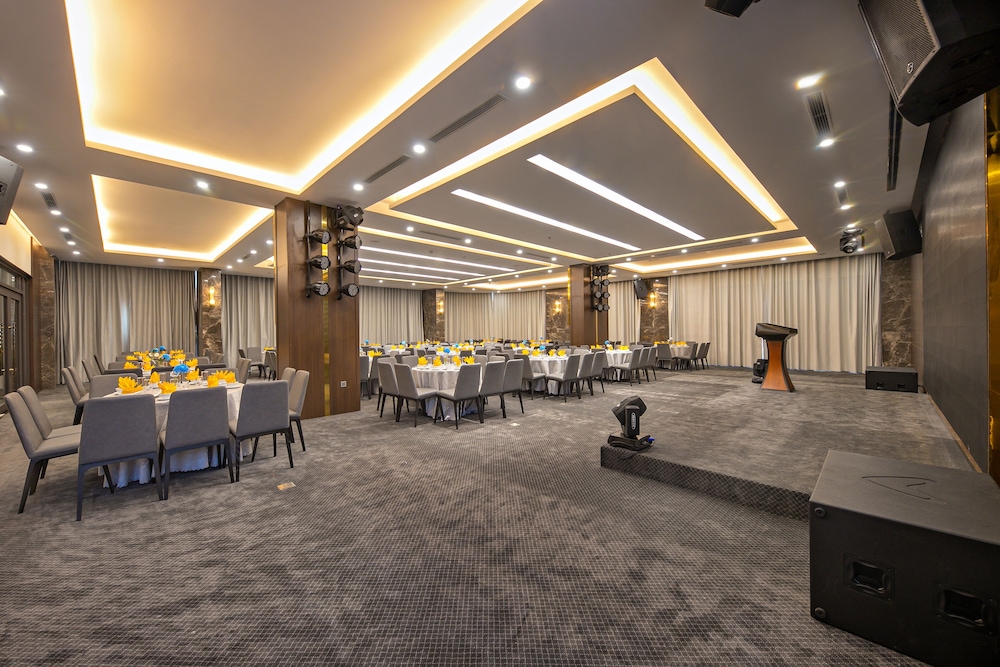 Golden Lotus Grand Hotel 25/49