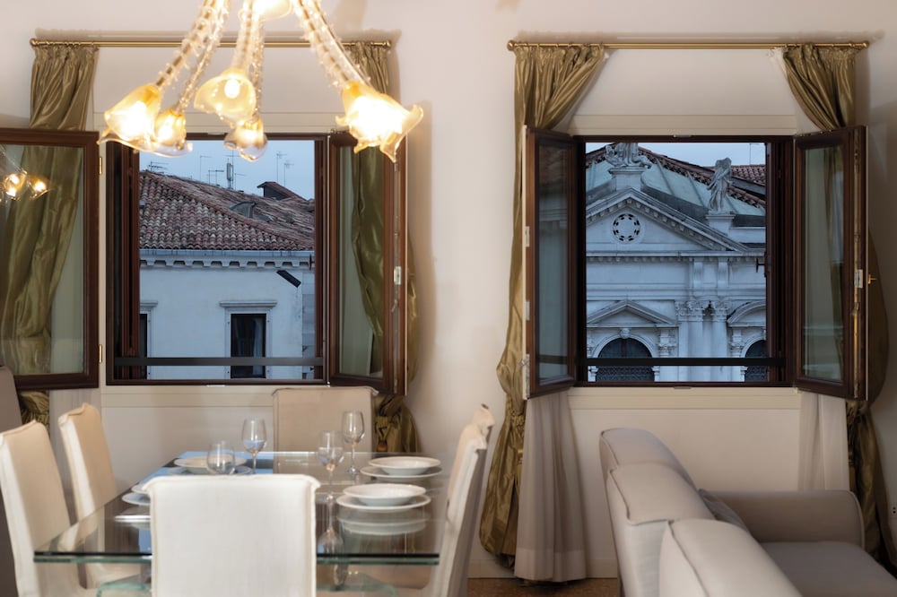 San Teodoro Palace 60/66