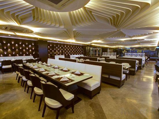 Eulogia Inn 25/26