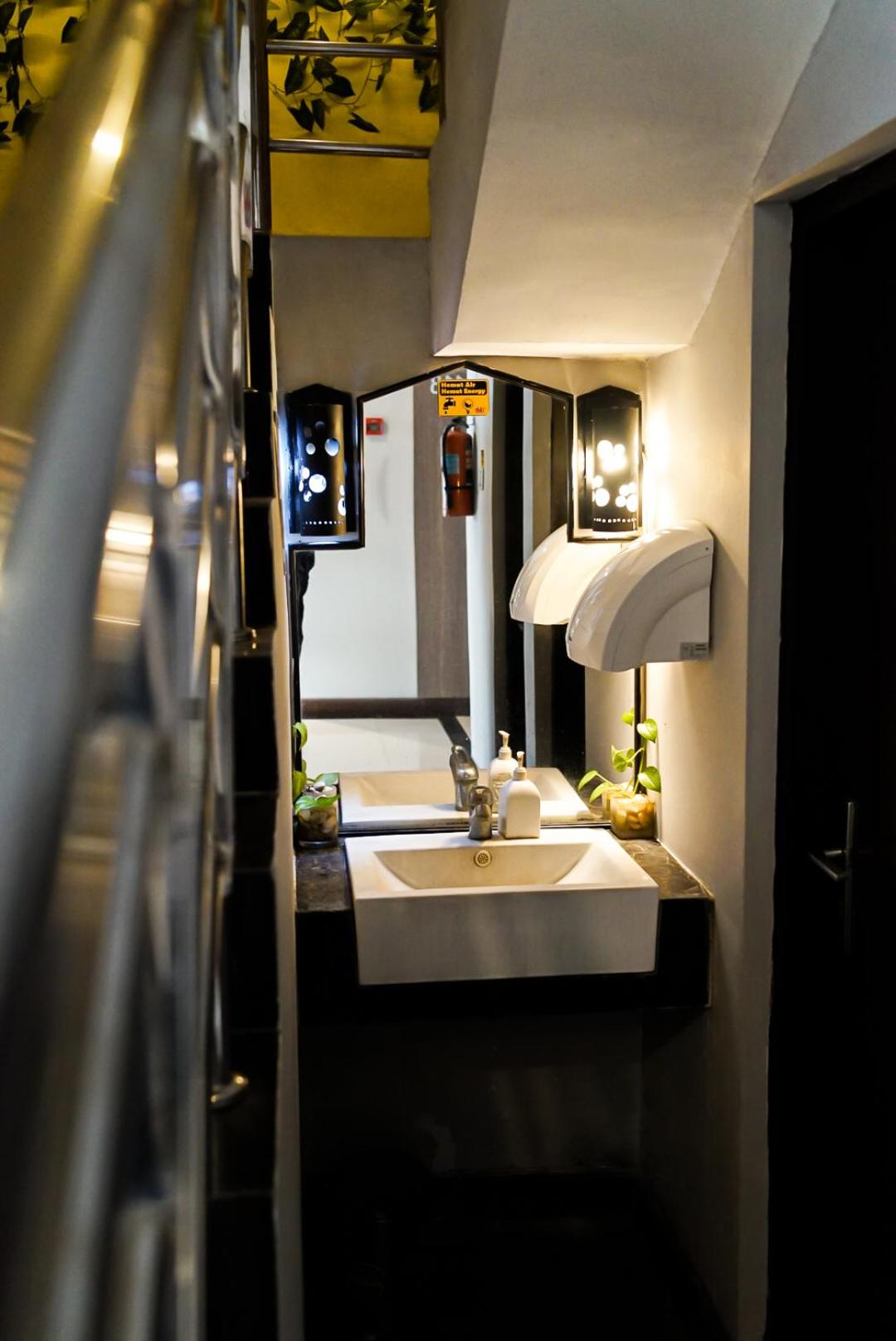 Hotel Dalu Semarang 23/50