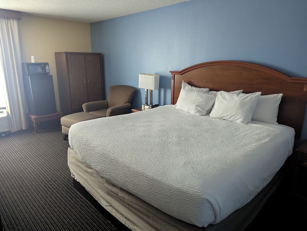 ROOM, KING BED