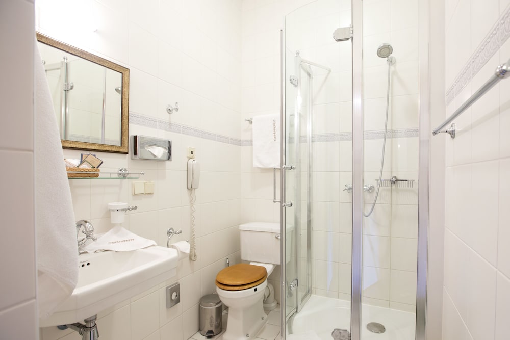 Shakespeare Boutique Hotel Vilnius 65/68