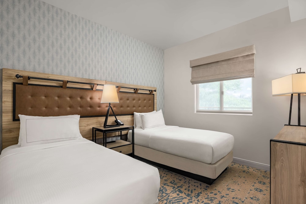 The Cassara Carlsbad Tapestry Collection By Hilton 17/63
