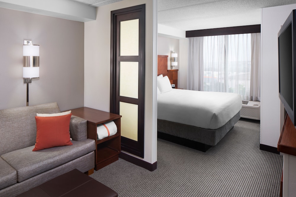 Hyatt Place Austin/Arboretum 19/69
