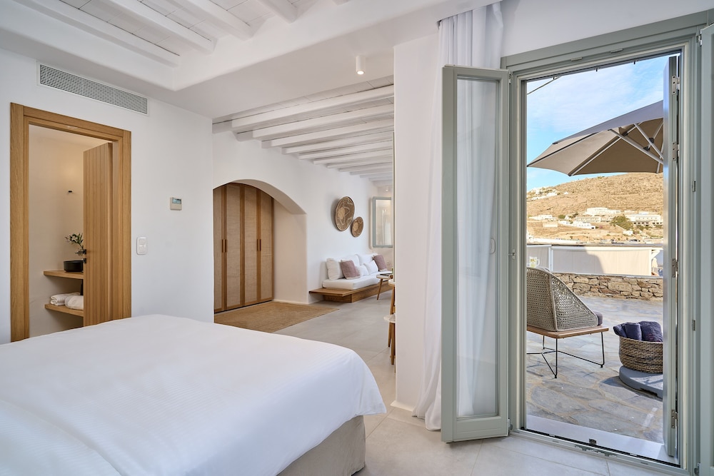 Adorno Beach Hotel and Suites 19/76
