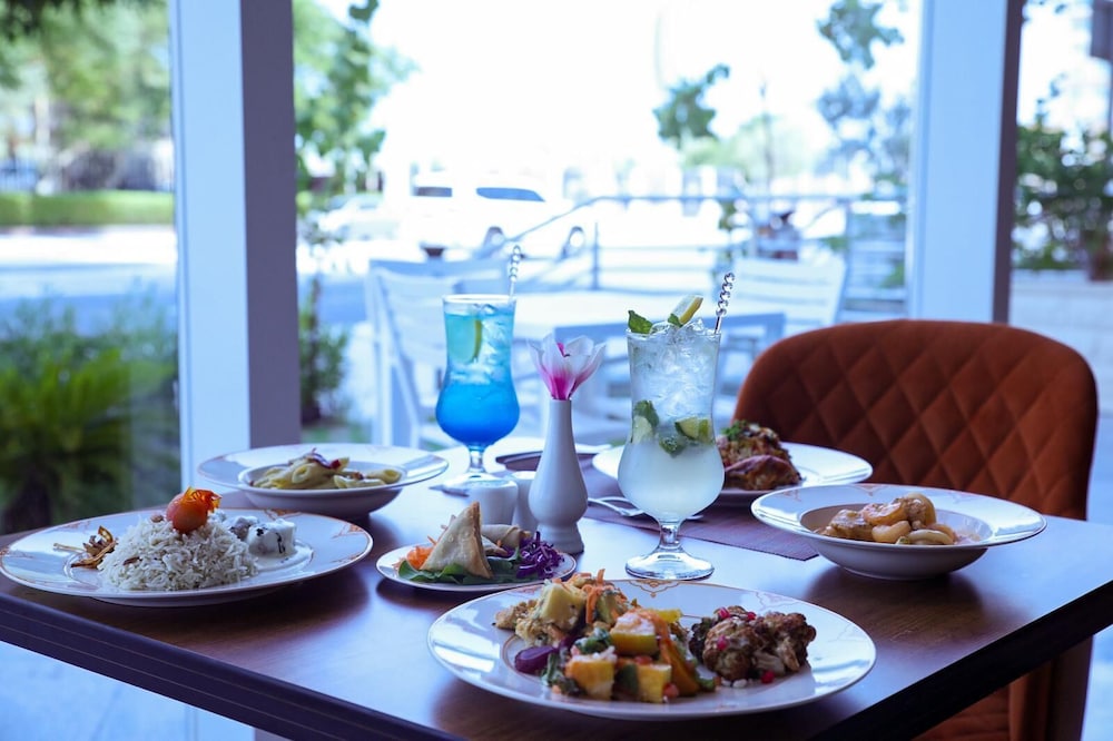 Century Marina Hotel, Lusail 35/50
