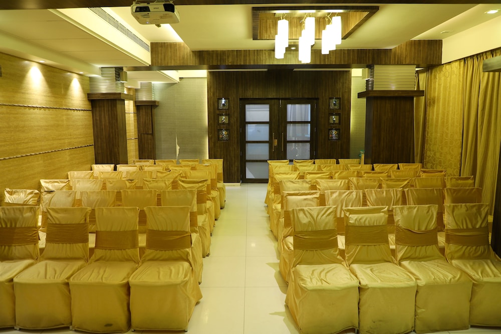 Hotel Alka Residency 36/50