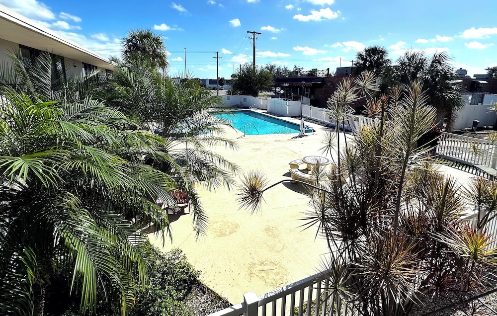 Stay Inn and Suites 70/76