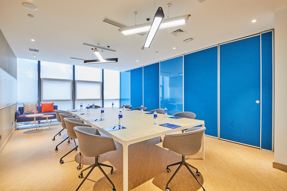 Holiday Inn Express Hangzhou Jiuzhou 28/40