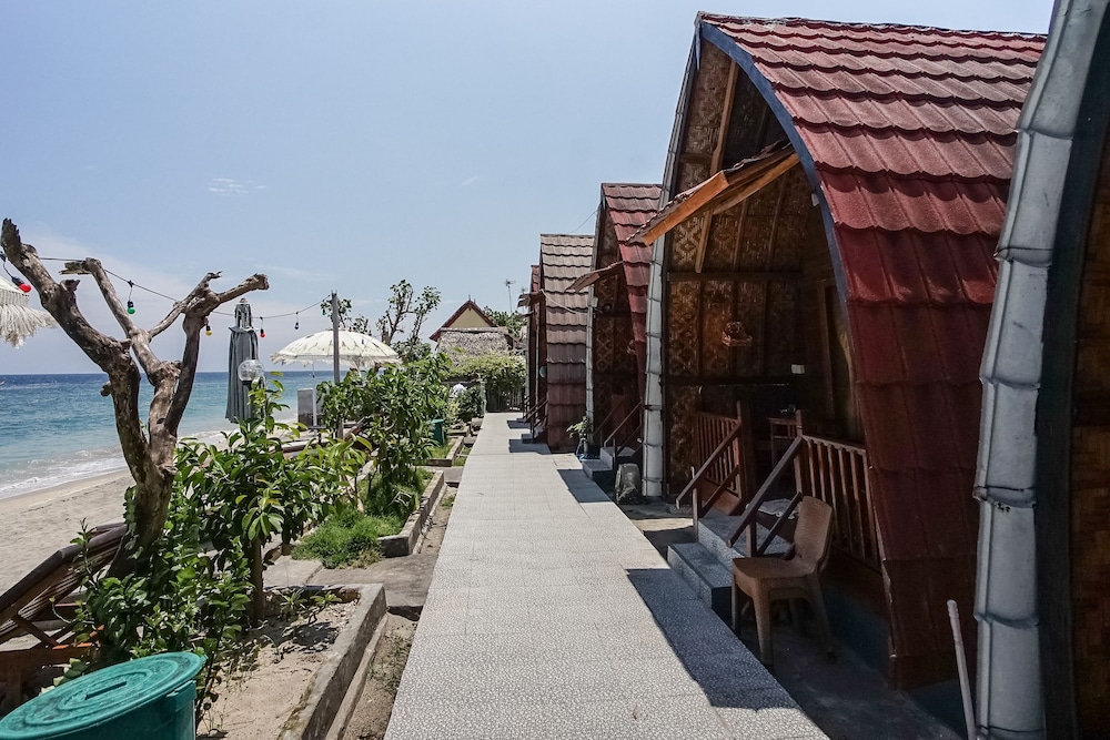 Road Beach Villa 45/53