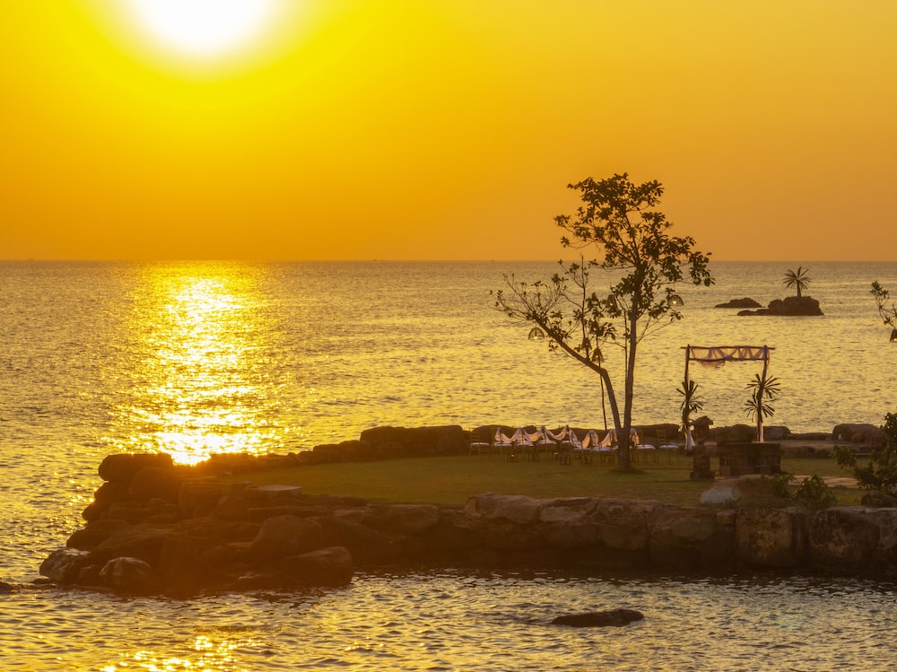 Green Bay Phu Quoc Resort & Spa 43/48