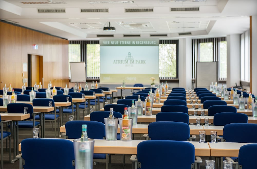 Atrium im Park Hotel Regensburg 36/50