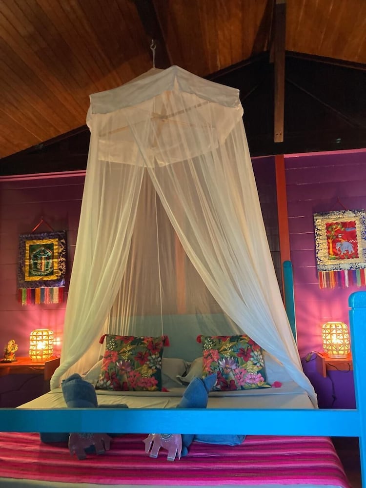 Piton Bungalows 16/50