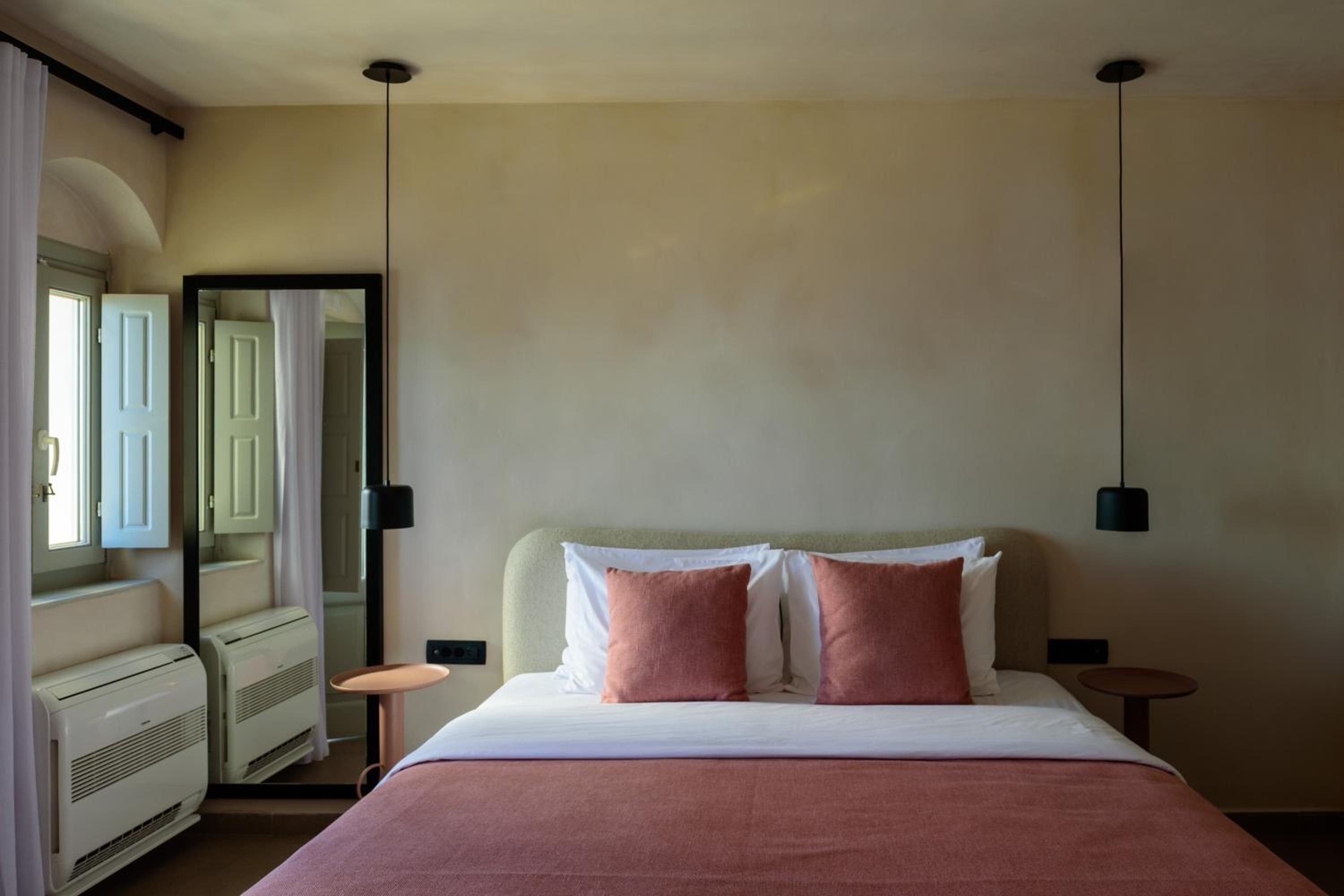 Superior, Double Bed, Caldera View