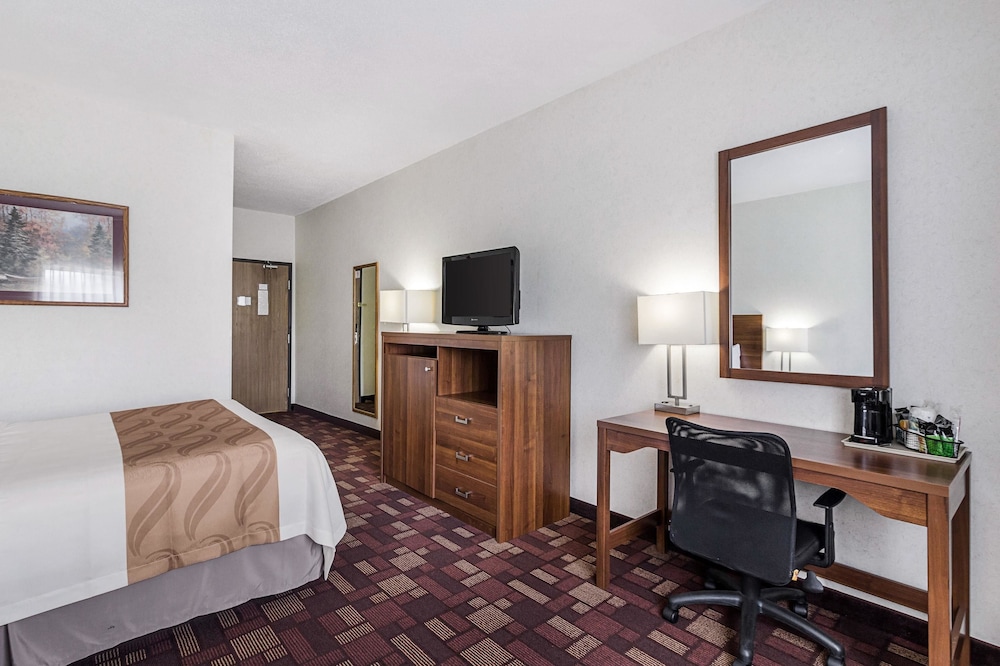 Econo Lodge Luverne I-90 11/27